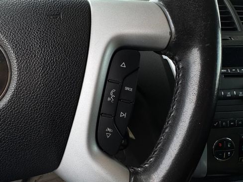 Used 2011 Chevrolet Traverse LT w/ Personal Connectivity Package AWD/4WD image 25