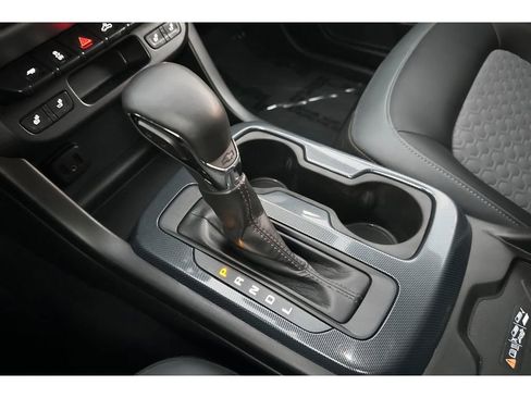 Used 2020 Chevrolet Colorado Z71 image 32