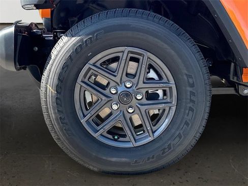 New 2025 Jeep Gladiator Sport image 30