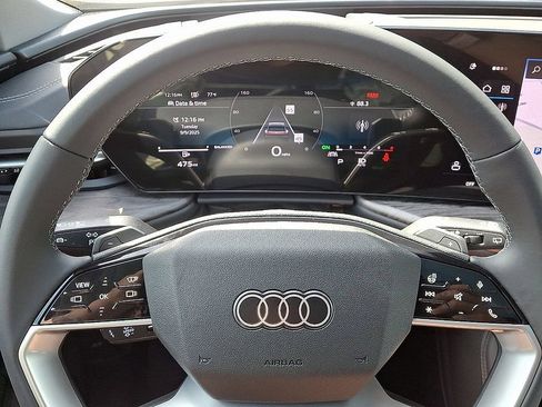 Used 2025 Audi Q5 Premium Plus w/ Premium Plus AWD/4WD image 9