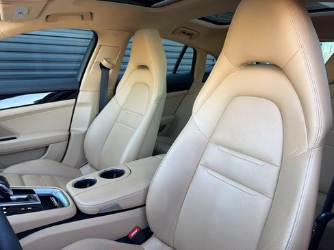 Used 2023 Porsche Panamera AWD/4WD image 6