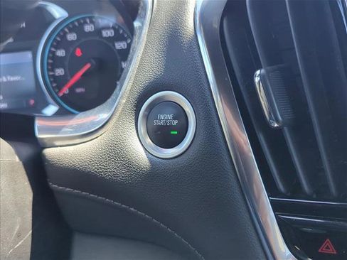 Used 2023 Chevrolet Traverse LT FWD image 25