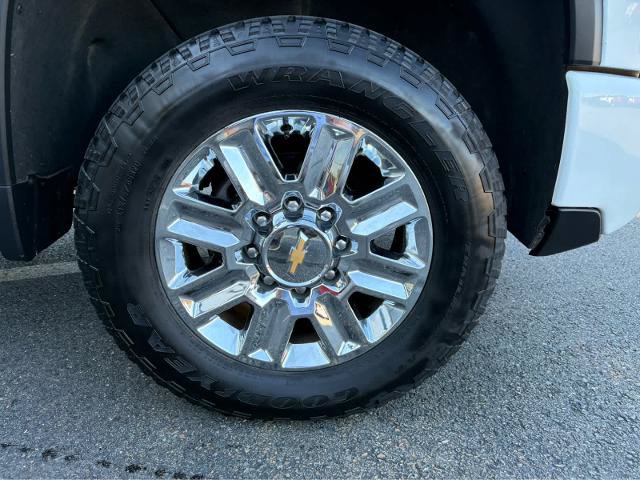 Used 2024 Chevrolet Silverado 3500 High Country w/ High Country Premium Package AWD/4WD image 14