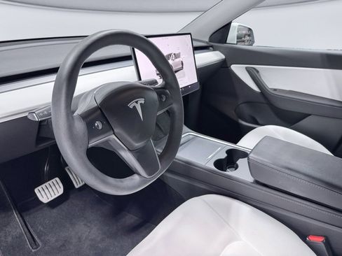 Used 2022 Tesla Model Y Performance image 18