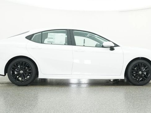 New 2026 Toyota Camry SE FWD image 39