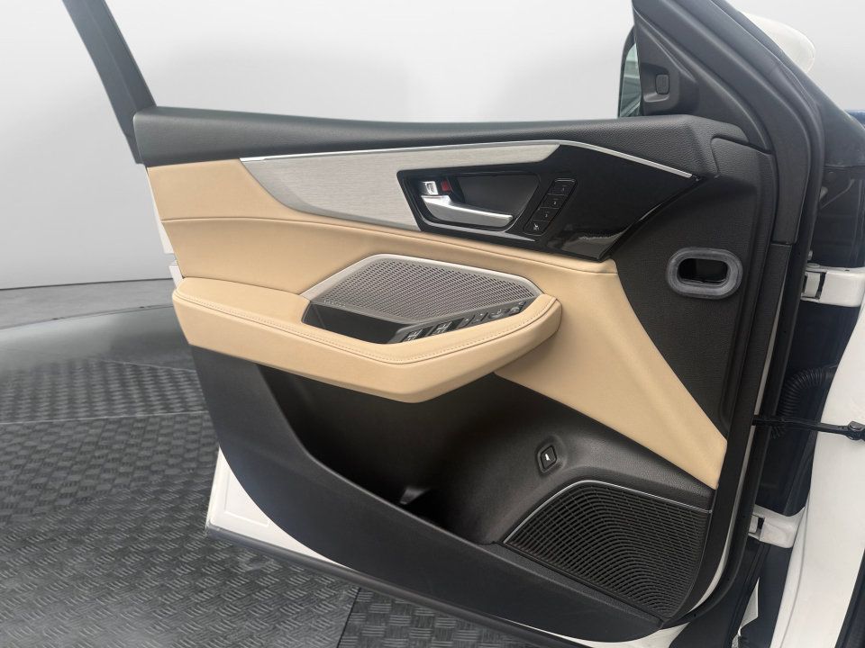 Used 2024 Acura MDX w/ Technology Package FWD image 32
