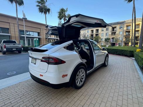 Used 2019 Tesla Model X Long Range AWD/4WD image 7