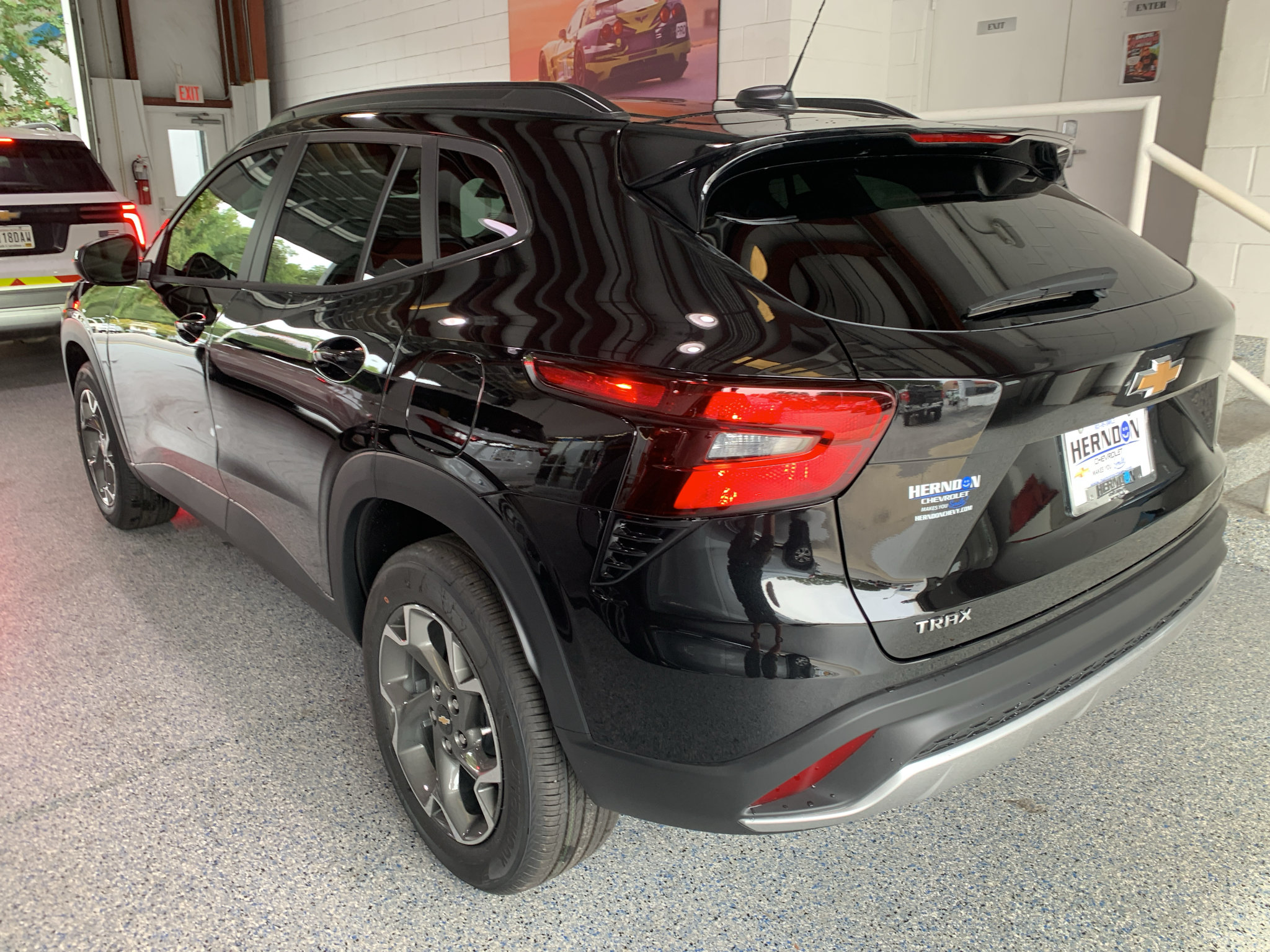 New 2026 Chevrolet Trax LT w/ LT Convenience Package FWD image 6