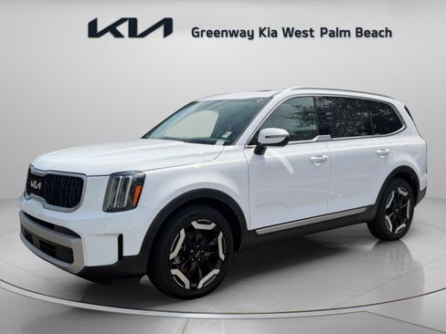 Certified 2024 Kia Telluride EX FWD image 3