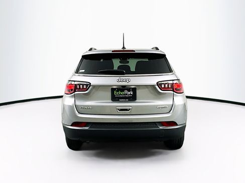 Used 2023 Jeep Compass Latitude image 7