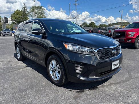 Used 2019 Kia Sorento LX image 1