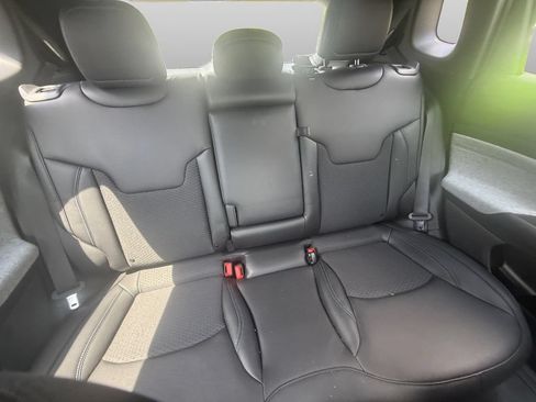 Used 2025 Jeep Compass Latitude AWD/4WD image 18