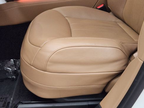 Certified 2023 Land Rover Range Rover Long Wheelbase SE image 25