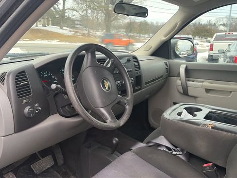 Used 2010 Chevrolet Silverado 1500 W/T image 30