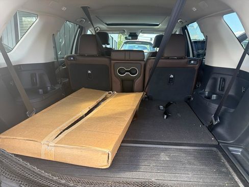 Used 2024 Honda Pilot Elite image 11