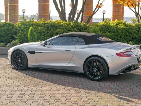 Used 2016 Aston Martin Vanquish Volante image 2
