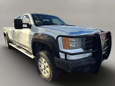 Used 2012 GMC Sierra 3500 SLT w/ SLT Convenience Package AWD/4WD image 2