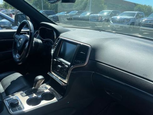 Used 2017 Jeep Grand Cherokee Limited AWD/4WD image 17