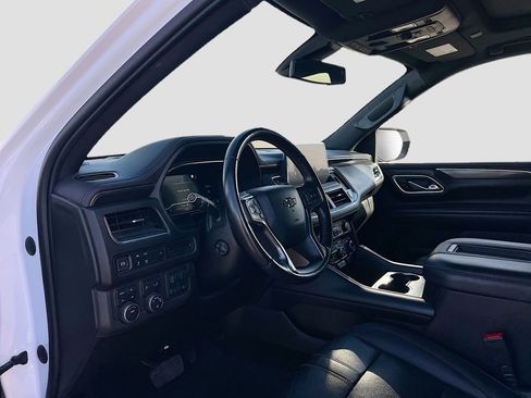 Used 2022 Chevrolet Suburban RST w/ Luxury Package AWD/4WD image 9