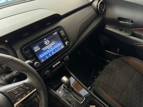 Used 2023 Nissan Kicks SR FWD image 18