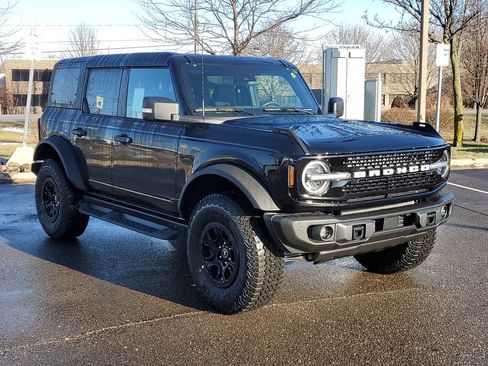 New 2025 Ford Bronco Badlands image 3