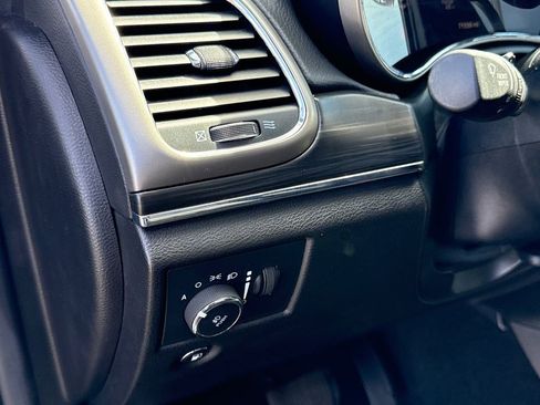 Used 2021 Jeep Grand Cherokee Limited w/ Sun & Sound Group image 24