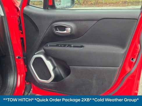 Used 2019 Jeep Renegade Latitude w/ Cold Weather Group image 7