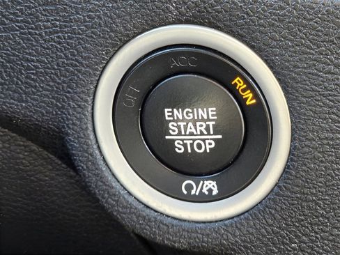 Used 2023 Dodge Charger SXT image 9