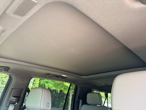 Used 2025 GMC Yukon XL Elevation w/ Technology Package AWD/4WD image 18