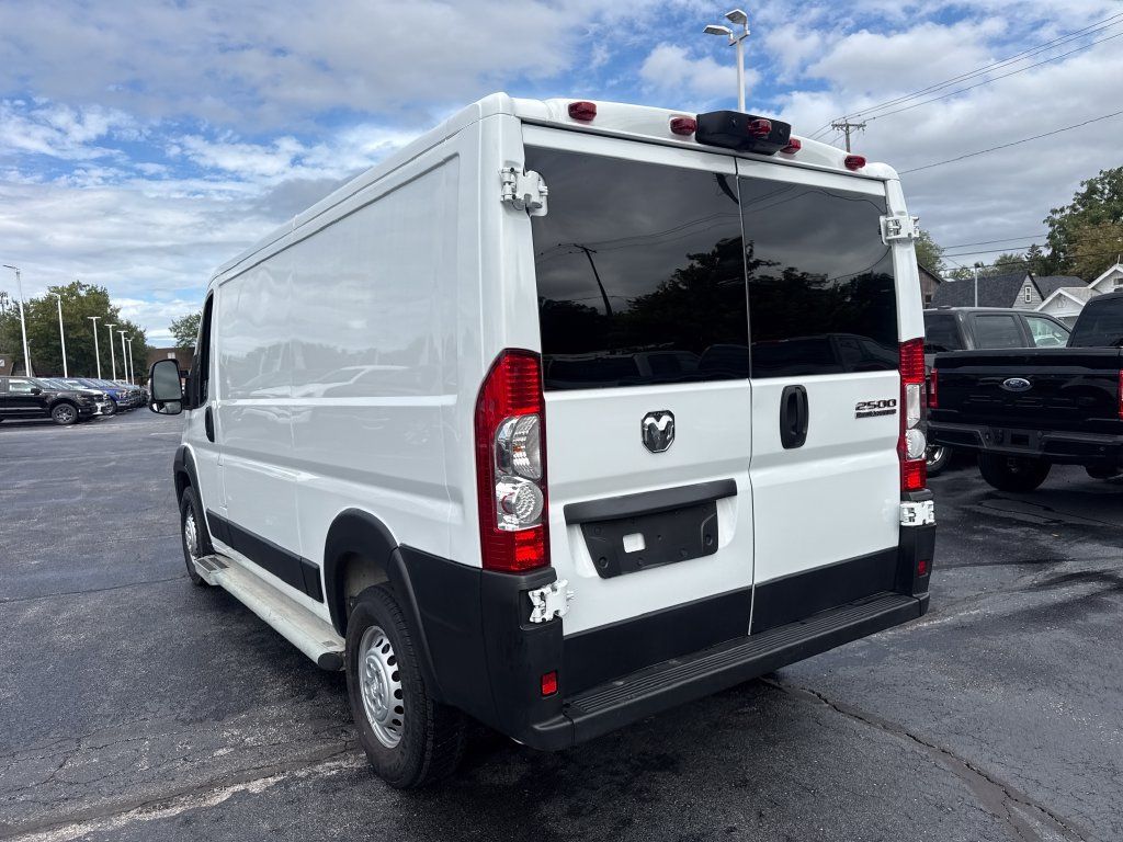 Used 2025 RAM ProMaster 2500 w/ U-Haul Equipment Group FWD image 8