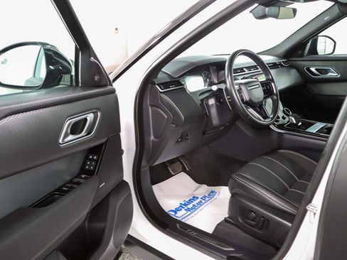 Used 2023 Land Rover Range Rover Velar R-Dynamic S image 3
