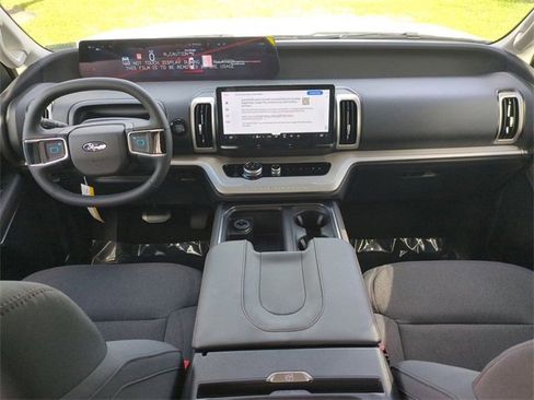 New 2025 Ford Expedition Max Active image 15