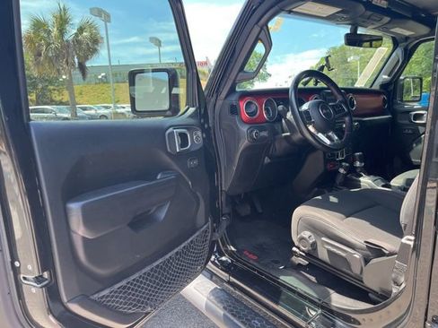 Used 2021 Jeep Wrangler Unlimited Rubicon AWD/4WD image 4