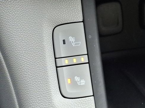 Used 2017 GMC Acadia SLE image 26