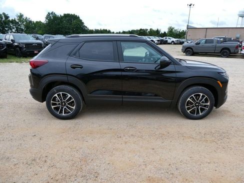 New 2026 Chevrolet TrailBlazer LT w/ Convenience Package AWD/4WD image 3