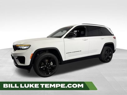 Used 2023 Jeep Grand Cherokee Altitude