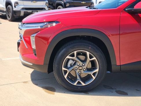 New 2026 Chevrolet Trax LT w/ Driver Confidence Package FWD image 9