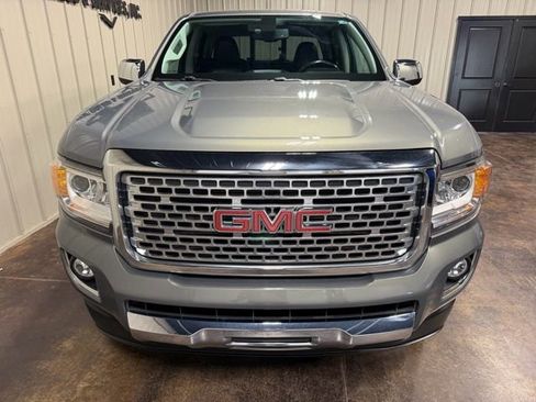 Used 2017 GMC Canyon Denali image 2