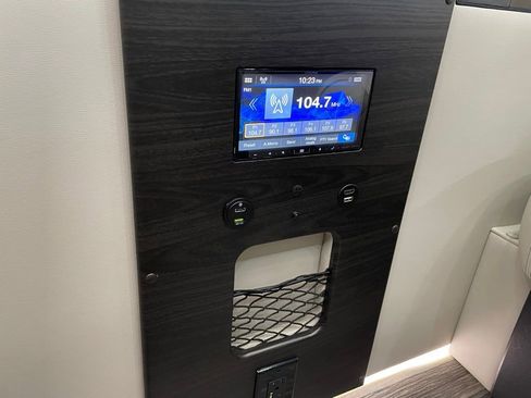 Used 2024 Mercedes-Benz Sprinter 3500 image 50