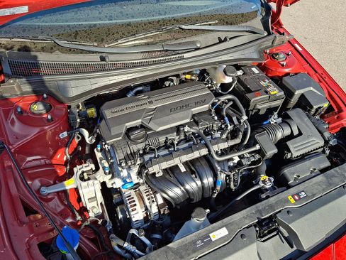 Certified 2025 Hyundai Elantra Sport image 28