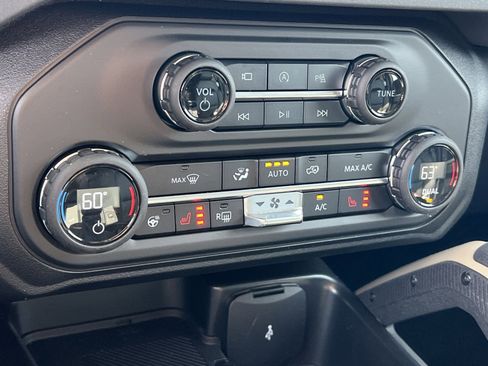 New 2026 Ford Bronco Badlands image 21