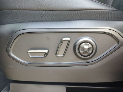 New 2025 Jeep Grand Cherokee Altitude image 16