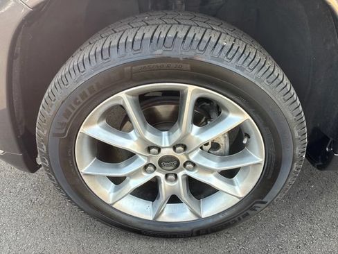 Used 2015 Jeep Grand Cherokee Summit w/ Platinum Series Group AWD/4WD image 16