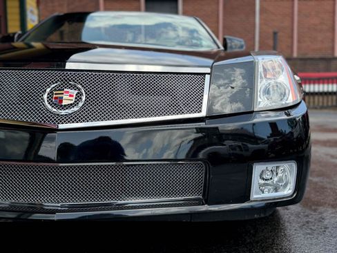 Used 2005 Cadillac XLR RWD image 16