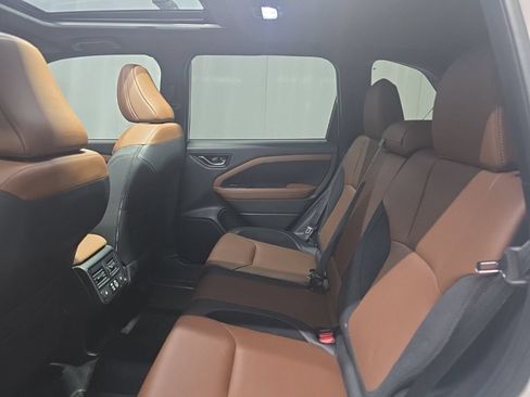 Certified 2025 Subaru Forester Touring w/ Popular Package - Touring AWD/4WD image 9
