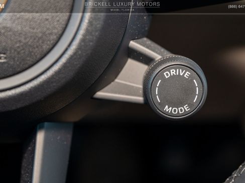 Used 2025 Porsche Macan 4 Electric image 40