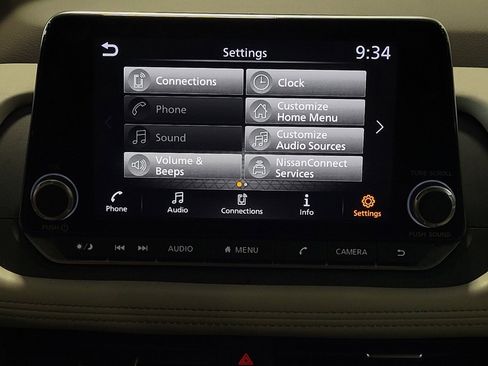 Used 2024 Nissan Rogue SV w/ SV Premium Package FWD image 25