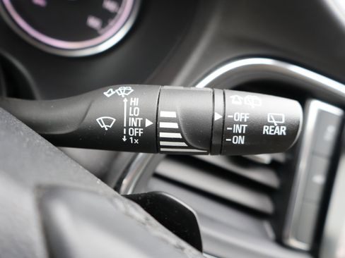 Used 2020 Buick Enclave Essence image 32