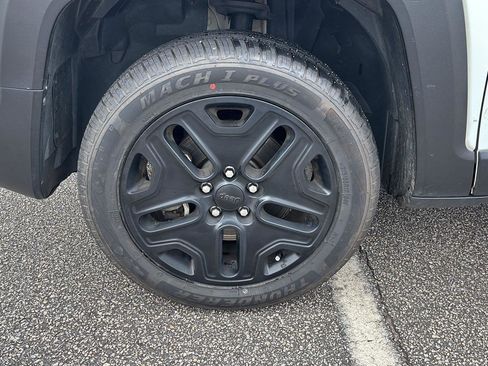 Used 2019 Jeep Renegade Sport image 7