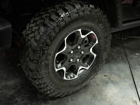 Used 2023 Jeep Wrangler Rubicon w/ Cold Weather Group image 4